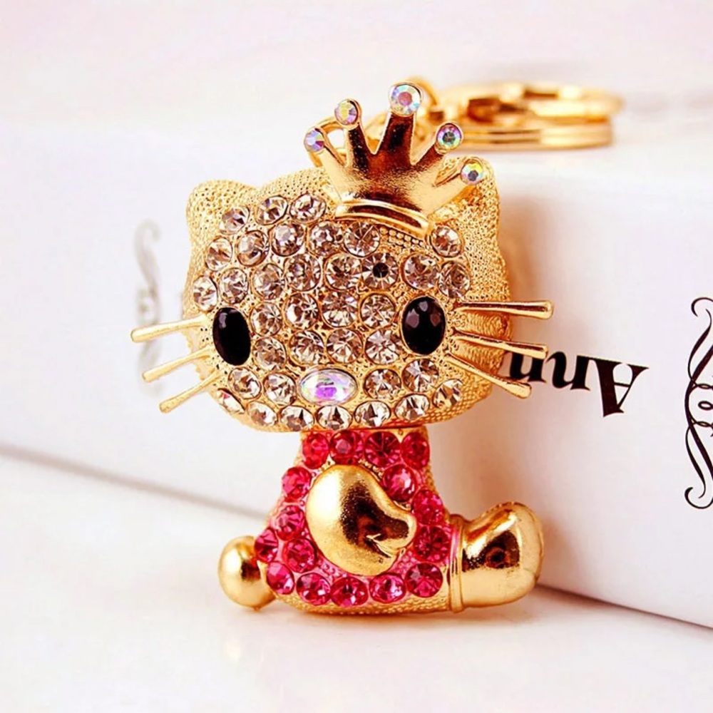HelloKitty keychain made of SWAROVSKI CRYSTALS.NWT